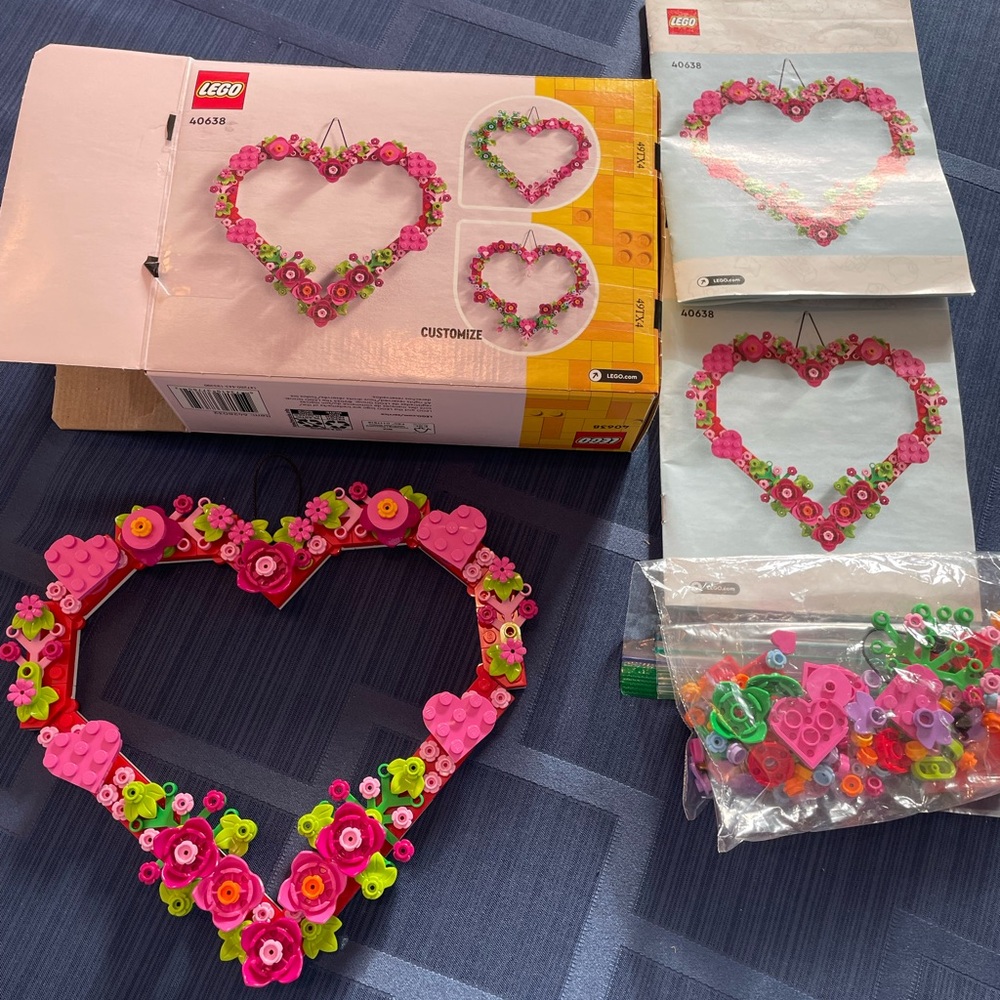 LEGO Floral Heart Wreath with Pink and Green Accents